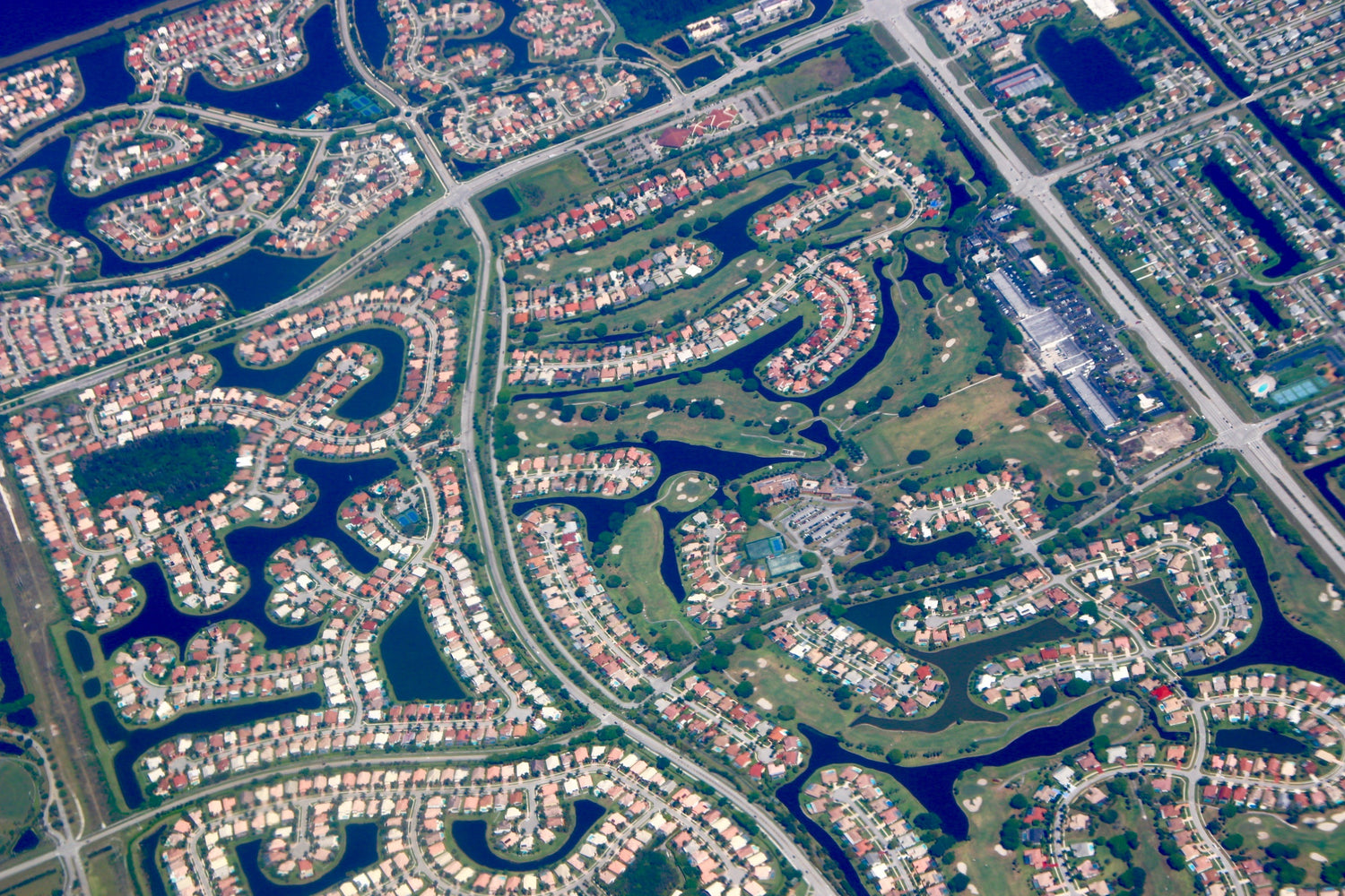 ariel-view-from-miami-2023-11-27-05-32-25-utc - Fuentes Moving